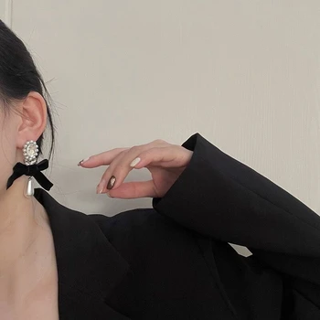 MENGJIQIAO korea Vintage Elegantne Sametist Must Bowknot Tilk Kõrvarõngad Naiste Mood Ovaalne Crystal Pendientes Ehted 2