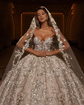 Kuninglik Printsess Pulmad Kleidid 3D Õie Appliques Kullake Pundunud Pruudi Hommikumantlid 2021 Beaded vestidos de la celebridad 3